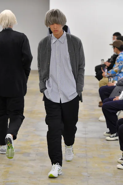 Look 32